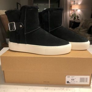 UGG Aika boots